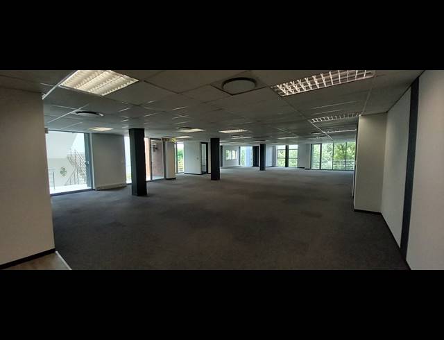 669M² OFFICE TO LET IN BRYANSTON